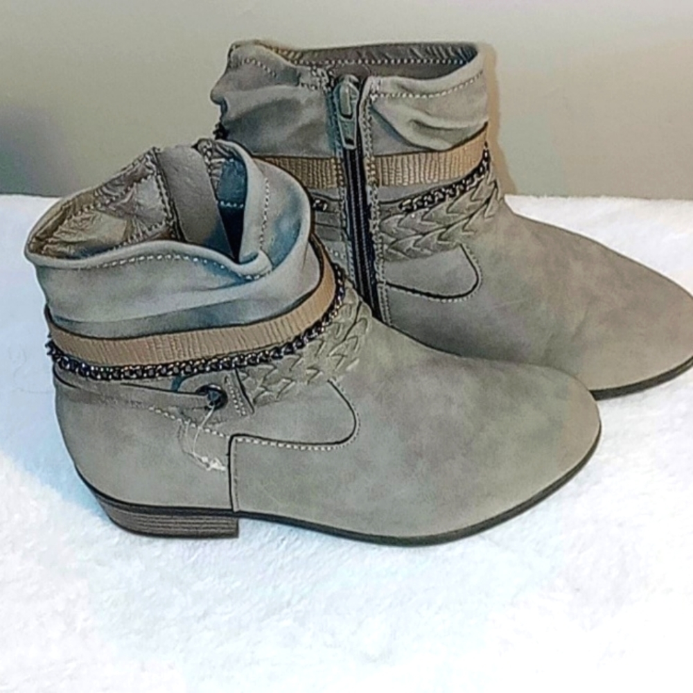 Girls fashion boots size 1